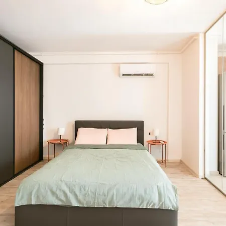 Riverside 71 Free Parking