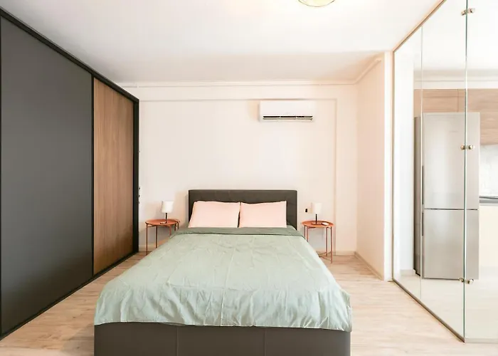 Riverside 71 Free Parking