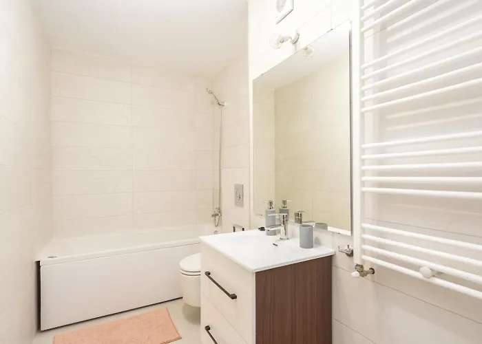 Riverside 71 Free Parking Boekarest