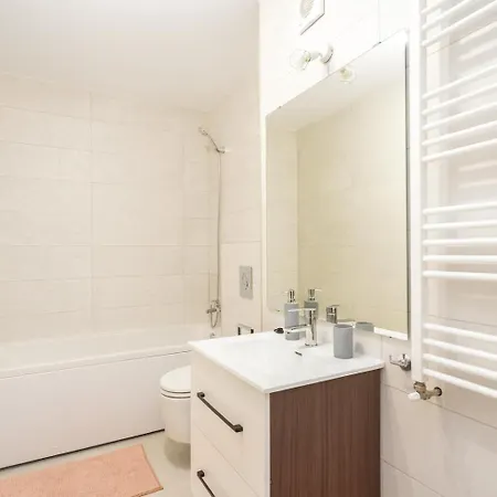 Riverside 71 Free Parking בוקרשט